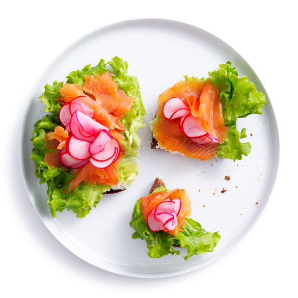 Fresh, quick, and healthy – Try our smoked salmon, caper cream and coral lettuce on rye.
