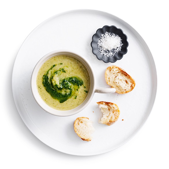 Fresh, tasty, and healthy – Try our cauliflower and zucchini soup.